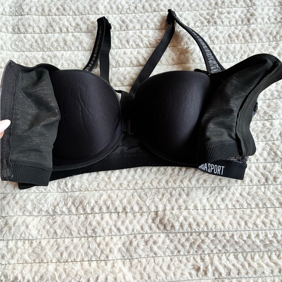 Victoria Sport Gray Zip-Front Sports Bra - Picture 2 of 6